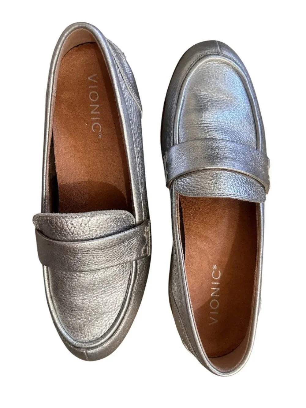 Vionic Cleo Loafers 8.5 Silver Metallic Orthotic Arch Support Leather Classic